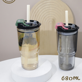 كوب زجاجي 680 مل بغطاء وقشة
